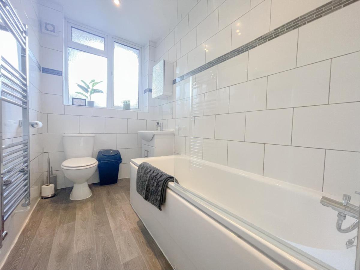 Large 3 Bedroom & 2 Bath - Ground Floor With Parking ボーンマス エクステリア 写真